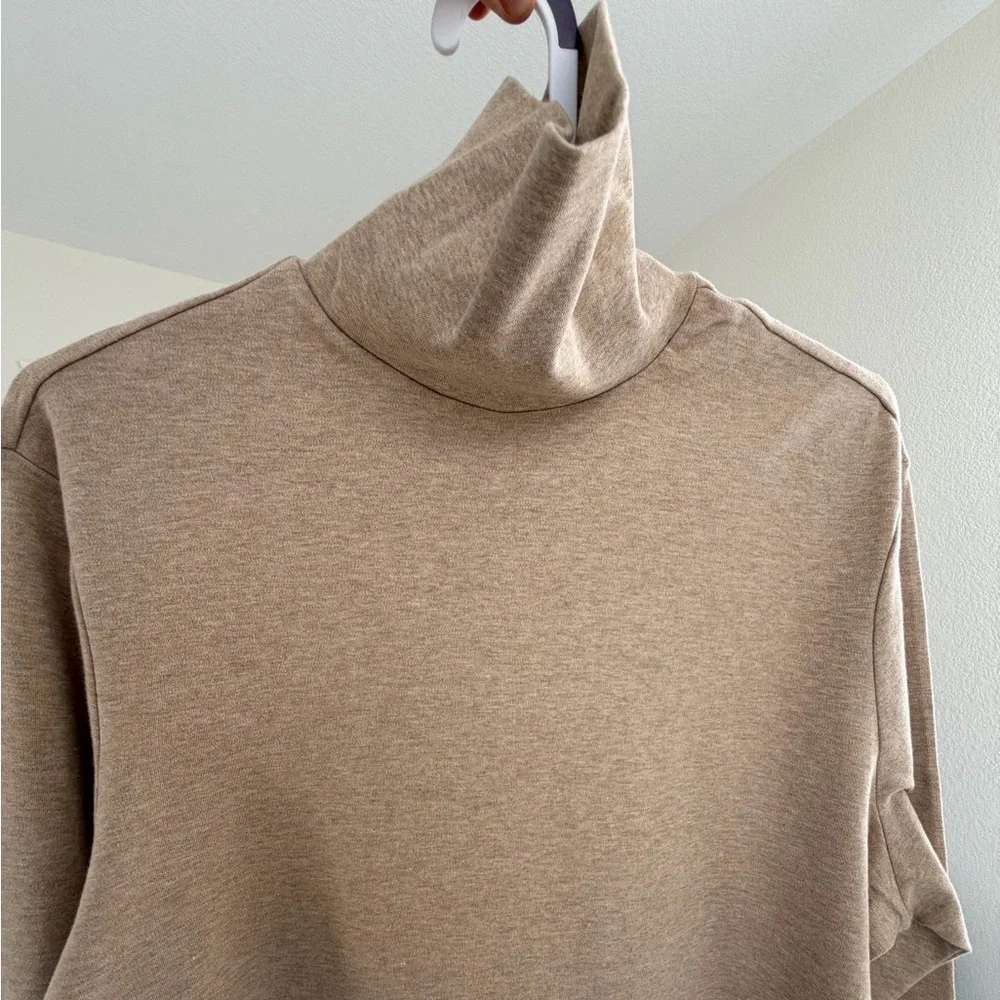 Club Room Men's Beige Turtleneck Sweater Size L, Never worn